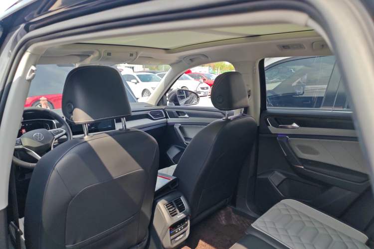 Used Volkswagen Tayron 2023 280TSI Two-Wheel-Drive Luxury Plus Advanced Version
