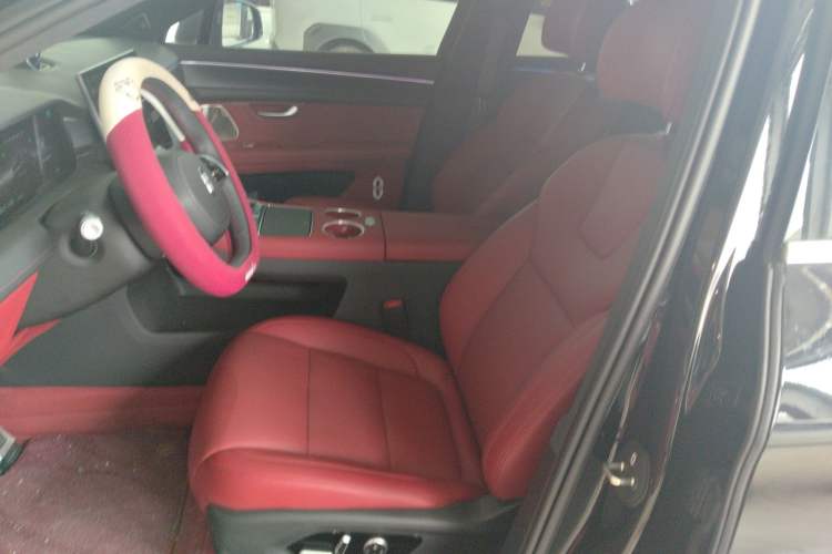 Used Hima AITO M5 2025 Extended-Range Ultra Rear-Wheel-Drive Version Left Front Seat