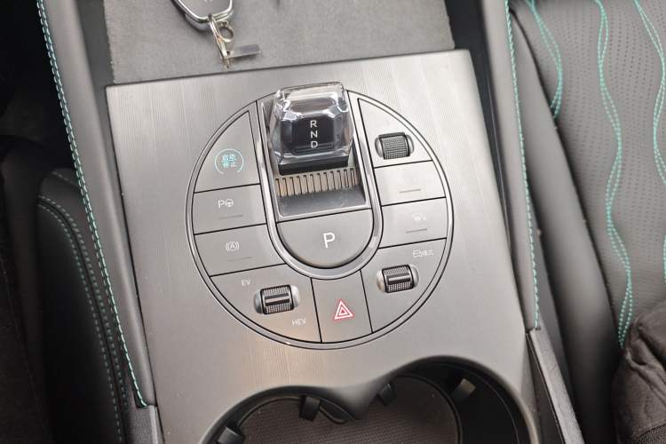 Used BYD Seal 06 New Energy 2025 DM-i Intelligent Drive 120KM Flagship Model Gear Lever