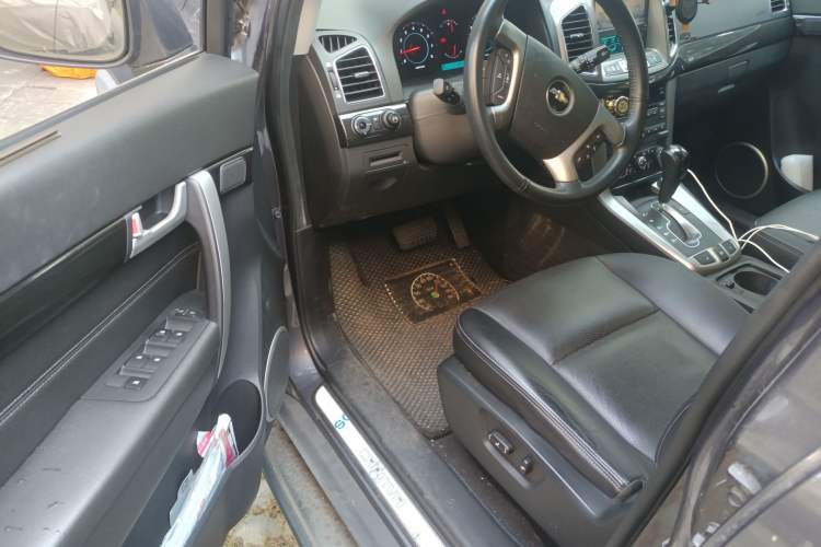 Used Chevrolet Captiva 2014 2.4L 4x4 Flagship Edition 7 Seats Driver Seat