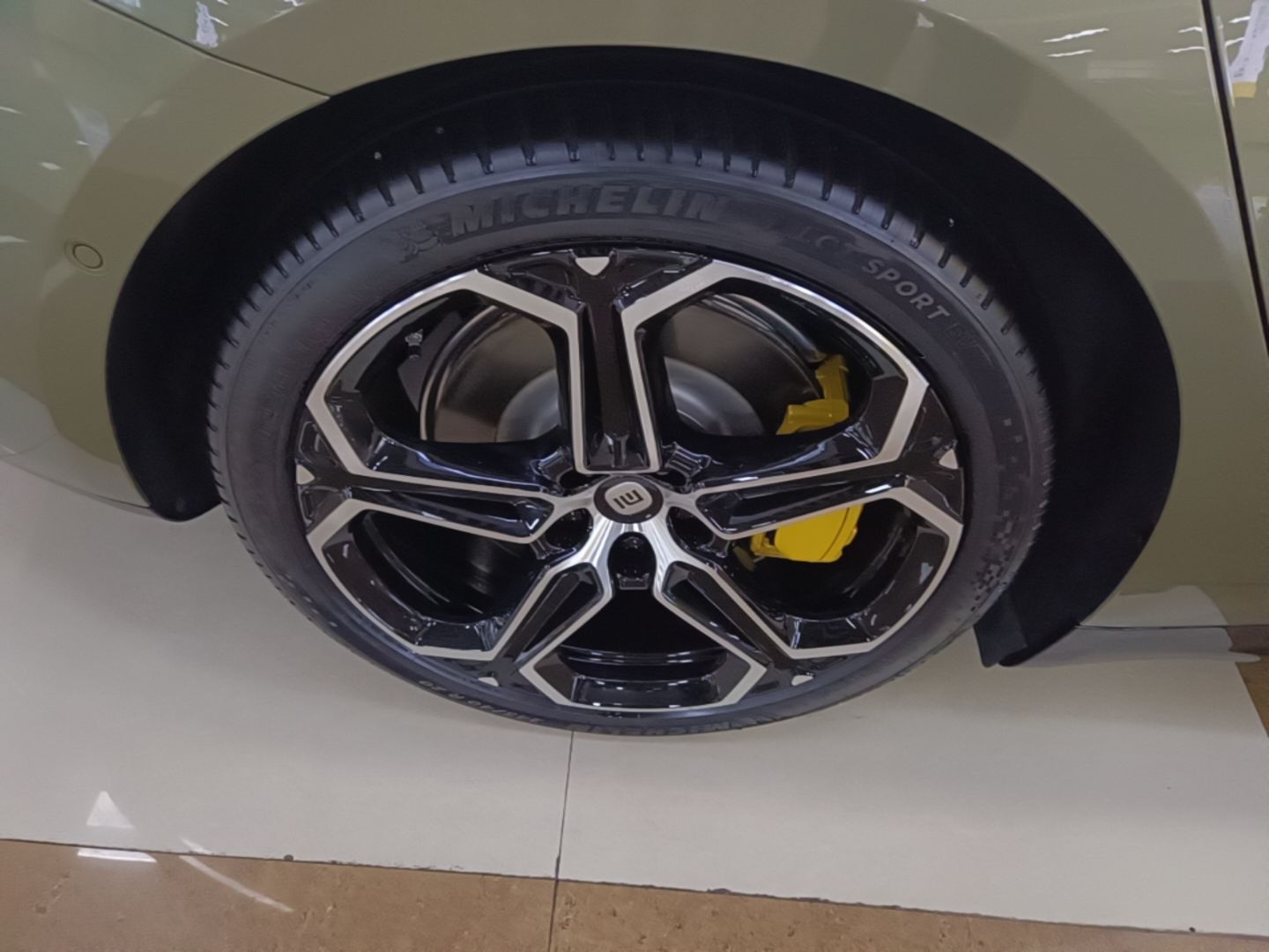Xiaomi Auto SU7 2024 Rear-Drive Long-Range Intelligent Driving Version — снимка 11