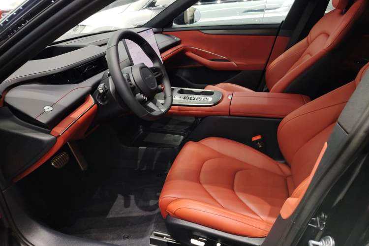 Used Xiaomi Auto SU7 2024 Four-Wheel Drive Ultra-Long Range Advanced Intelligent Driving Max Edition
