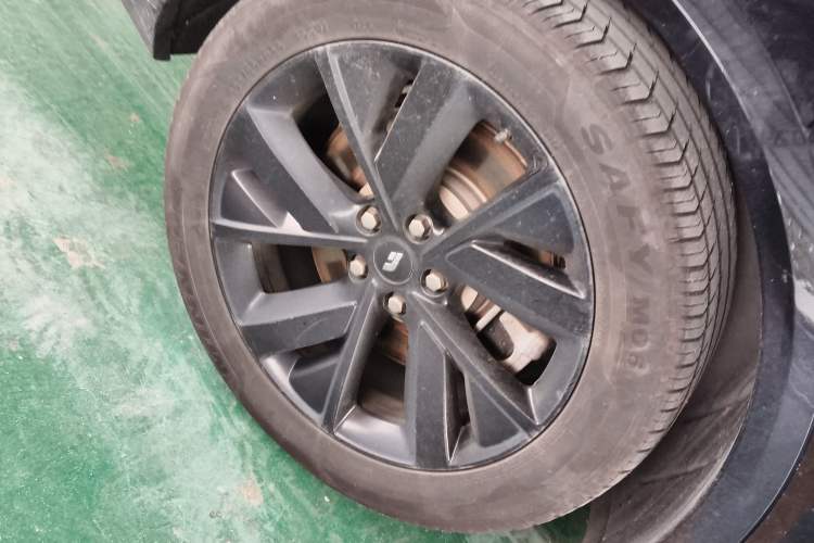 Used Li Auto L8 2023 Pro Model Right Rear Wheel Hub