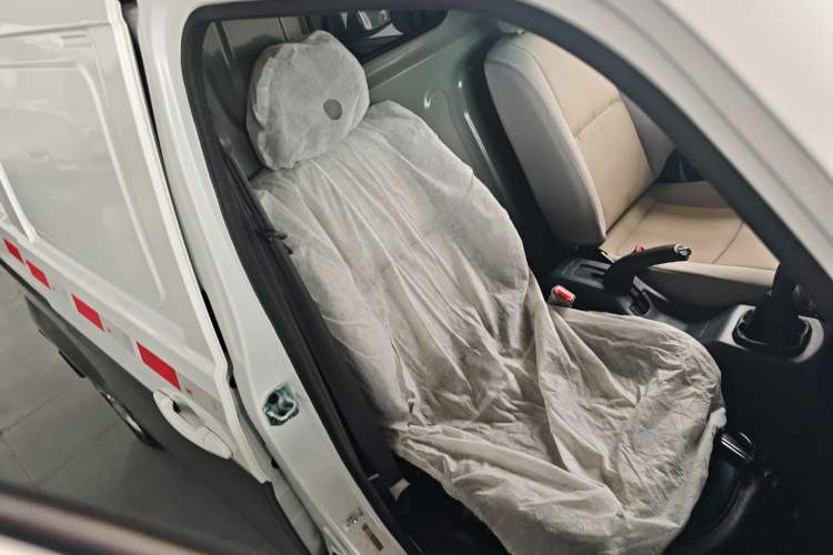 Used Jinbei Hiace X30 2021 1.5L Comfort Model Base Version (No Air Conditioning) Van China VI Standard SWC15M Right Front Seat