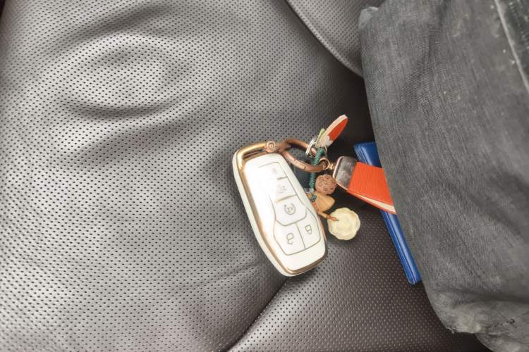 Used Lincoln MKC 2014 2.0T Two-Wheel-Drive Luxury Edition
