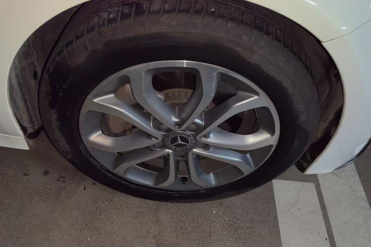 Used Mercedes-Benz C-Class 2018 C 180 L Fashion Edition Sport Version Right Front Wheel Hub