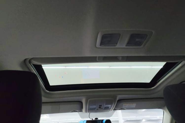 Used Mazda CX-5 2015 2.0L Automatic Two-Wheel Drive Urban Version