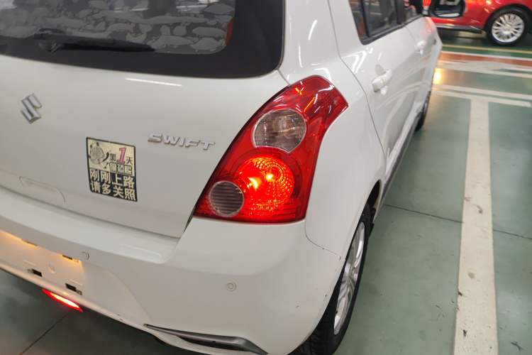 Used Suzuki Swift 2014 1.5L Automatic Fashion Edition Exterior 3