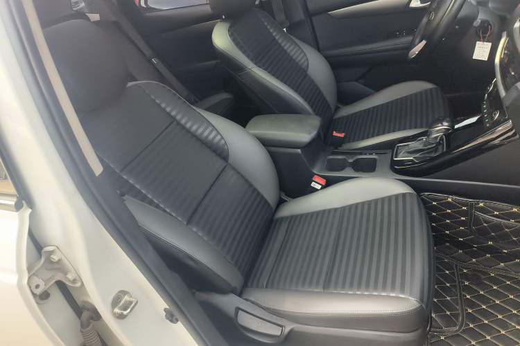 Used Kia Sportage R 2018 2.0L Automatic Smart Luxury Version China V Standard Right Front Seat