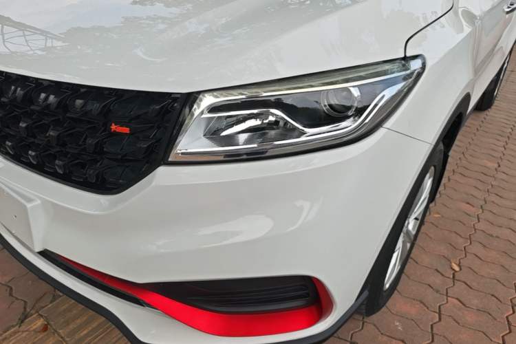 Used Dongfeng Fengon 580 2021 Revised ☆ Star Edition 1.8L Manual Elite Version Left Front Headlight