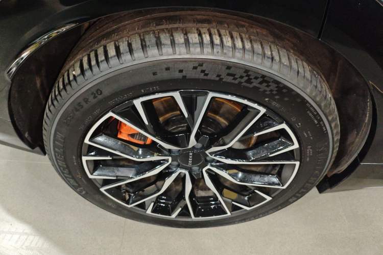 Used Zeekr 7X 2025 100 kWh Long-Range Rear-Wheel Drive with Intelligent Driving Features
