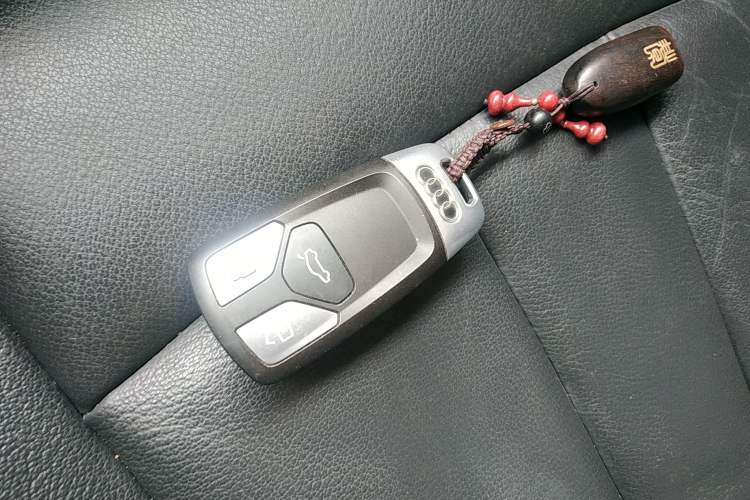 Used Audi A4L 2018 30th Anniversary Edition 40 TFSI Trendy Model Vehicle Key