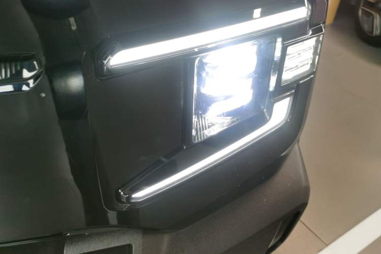 Used Deepal G318 2024 Four-Wheel-Drive Air Suspension Model
