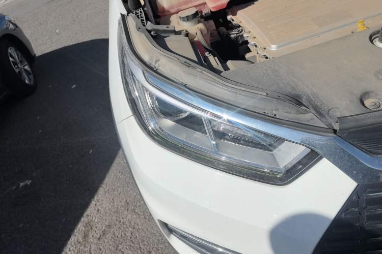 Used BYD Yuan New Energy 2018 EV360 Smart Connected Cool Model Right Front Headlight