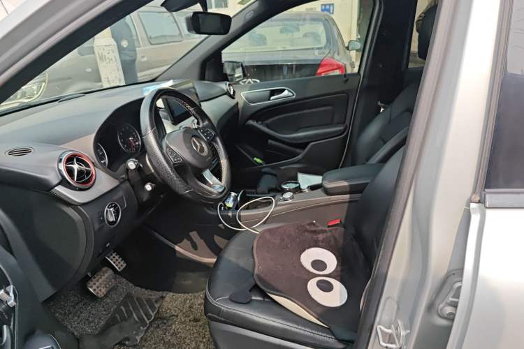 Used Mercedes-Benz B-Class 2015 B 200 Luxury Model Left Front Seat