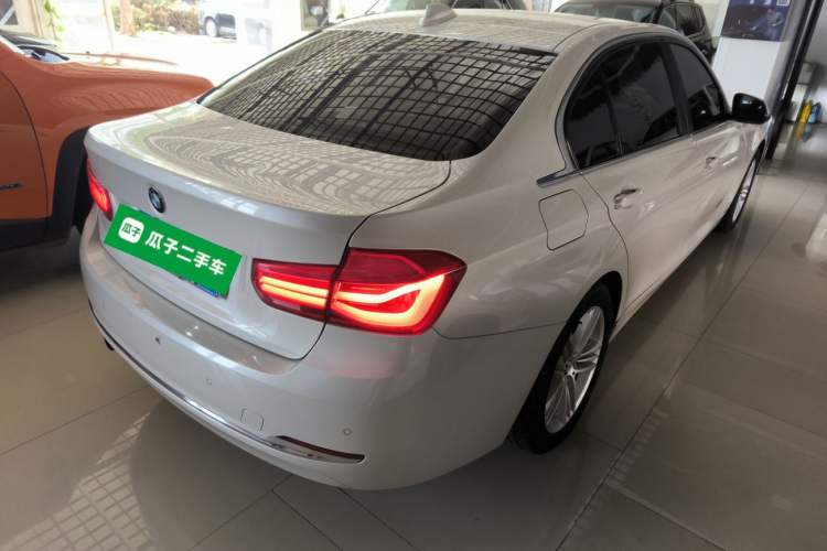 Used BMW 3 Series 2016 320Li Ambition Model
