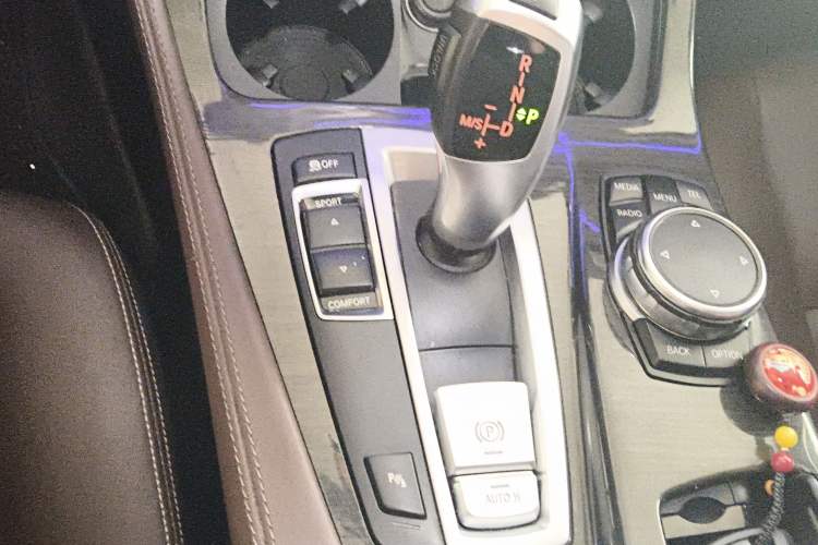 Used BMW 5 Series 2014 525Li Luxury Design Package