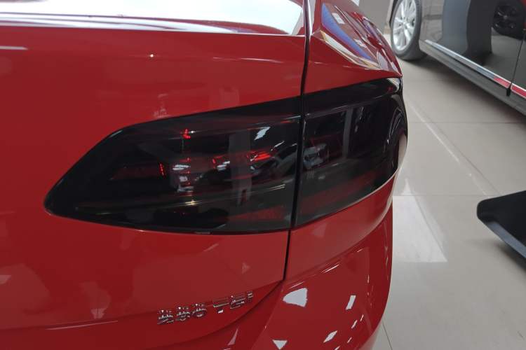 Used Volkswagen Lamando 2019 230TSI DSG Vision Edition China VI Standard Exterior 3