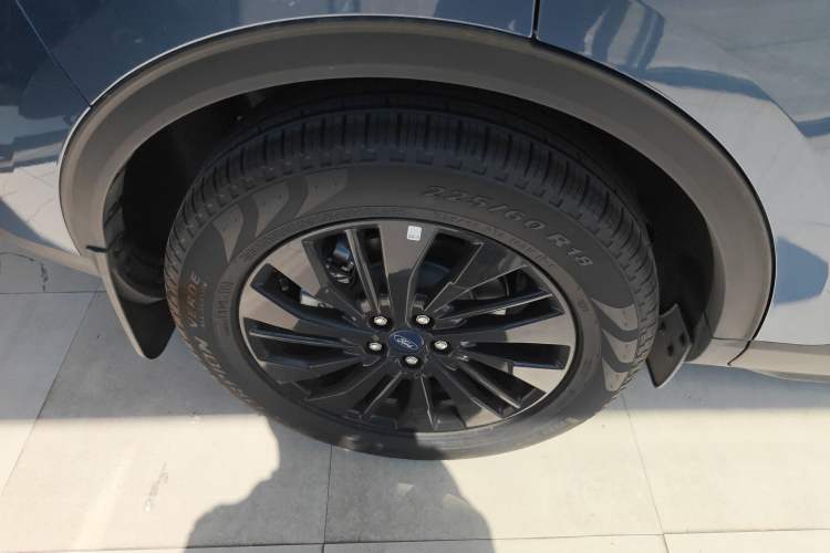 Used Ford Escape 2024 EcoBoost 245 Two-Wheel-Drive Titanium Edition