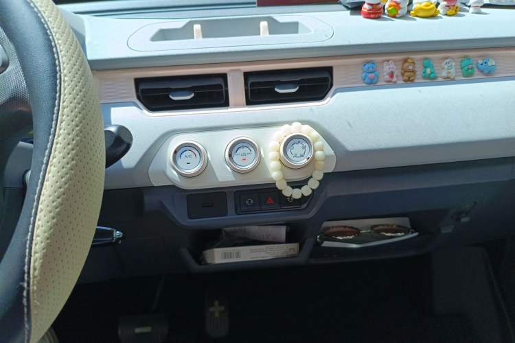 Used Chery QQ Ice Cream 2022 170km Sundae Phosphate Lithium-Ion Audio And AC Panel