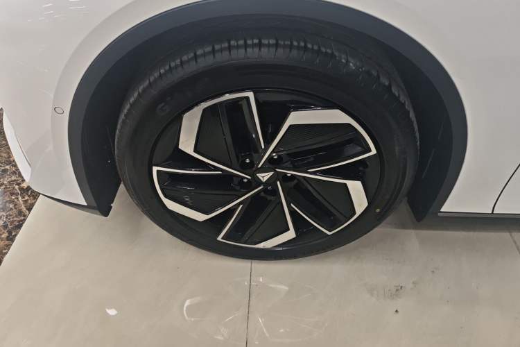 Used Deepal L07 2026 Model 660Ultra Huawei Qiankun Intelligent Driving ADS SE Edition
