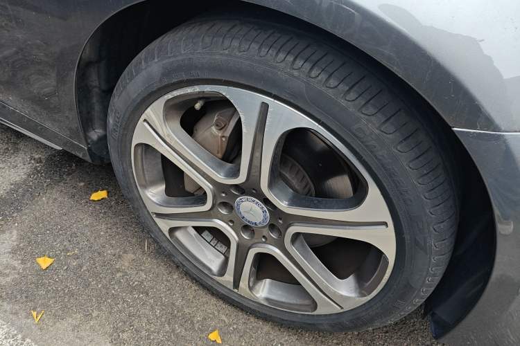 Used Mercedes-Benz E-Class 2016 E 300 L Sporty and Stylish Model