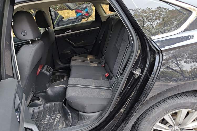 Used Volkswagen Lavida 2019 1.5L Automatic Fashion Edition China VI Left Rear Seat