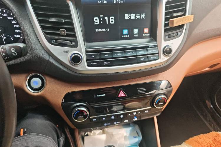 Used Hyundai Tucson 2015 1.6T Dual-Clutch Two-Wheel-Drive Smart Model Audio And AC Panel