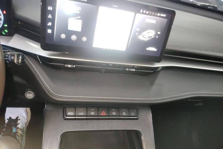 Used Haval H6 New Energy 2023 DHT-PHEV 110KM Long-Range Edition
