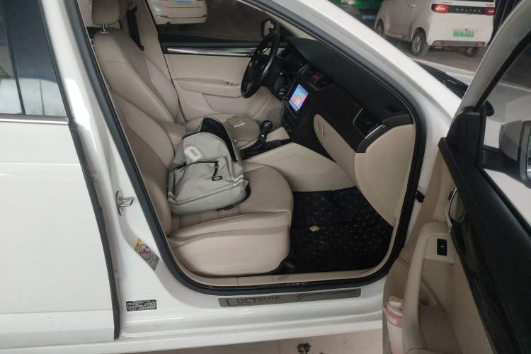 Used Skoda Octavia 2015 1.6L Automatic Yijun Edition