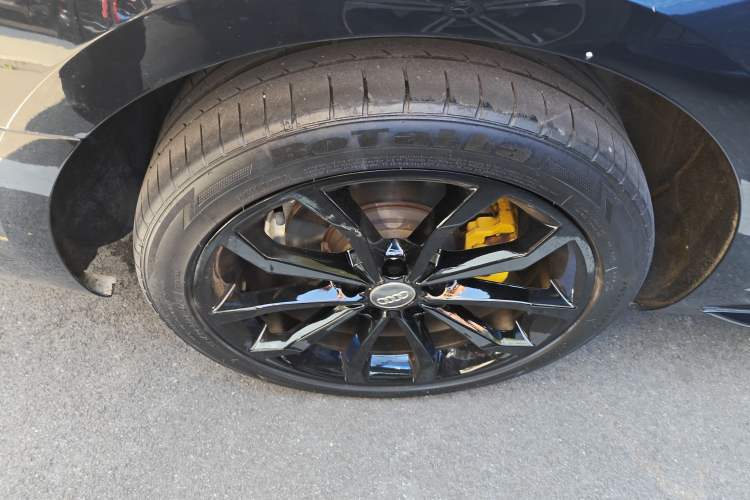 Used Audi A4L 2019 40 TFSI Fashion Version China V