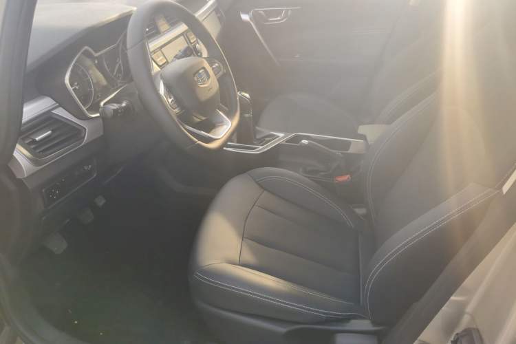 Used Geely Auto Vision X3 2019 Upgraded Model 1.5L Manual Elite Version
