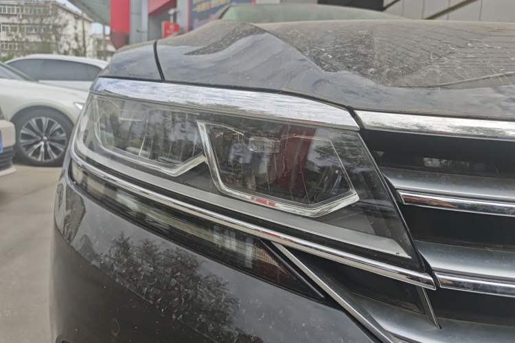 Used Volkswagen Phideon 2018 Revised Version 380TSI Two-Wheel Drive Business Edition
