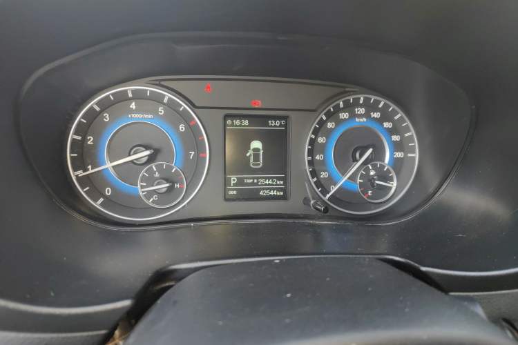 Used Dongfeng Fengon S560 2018 Upgraded Model 1.8L CVT Prestige 7-Seater Odometer Close Up