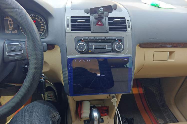 Used Volkswagen Touran 2011 1.4T DSG ZhiZhen Edition 7-Seater