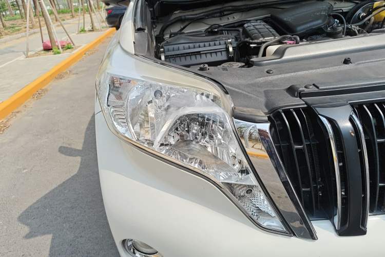 Used Toyota Prado 2016 2.7L Automatic Standard Edition Right Front Headlight