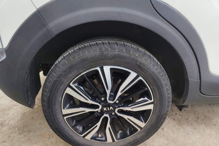 Used Kia kx1 Stonic 2019 1.4L Automatic Fun Edition China V Standard Exterior 4