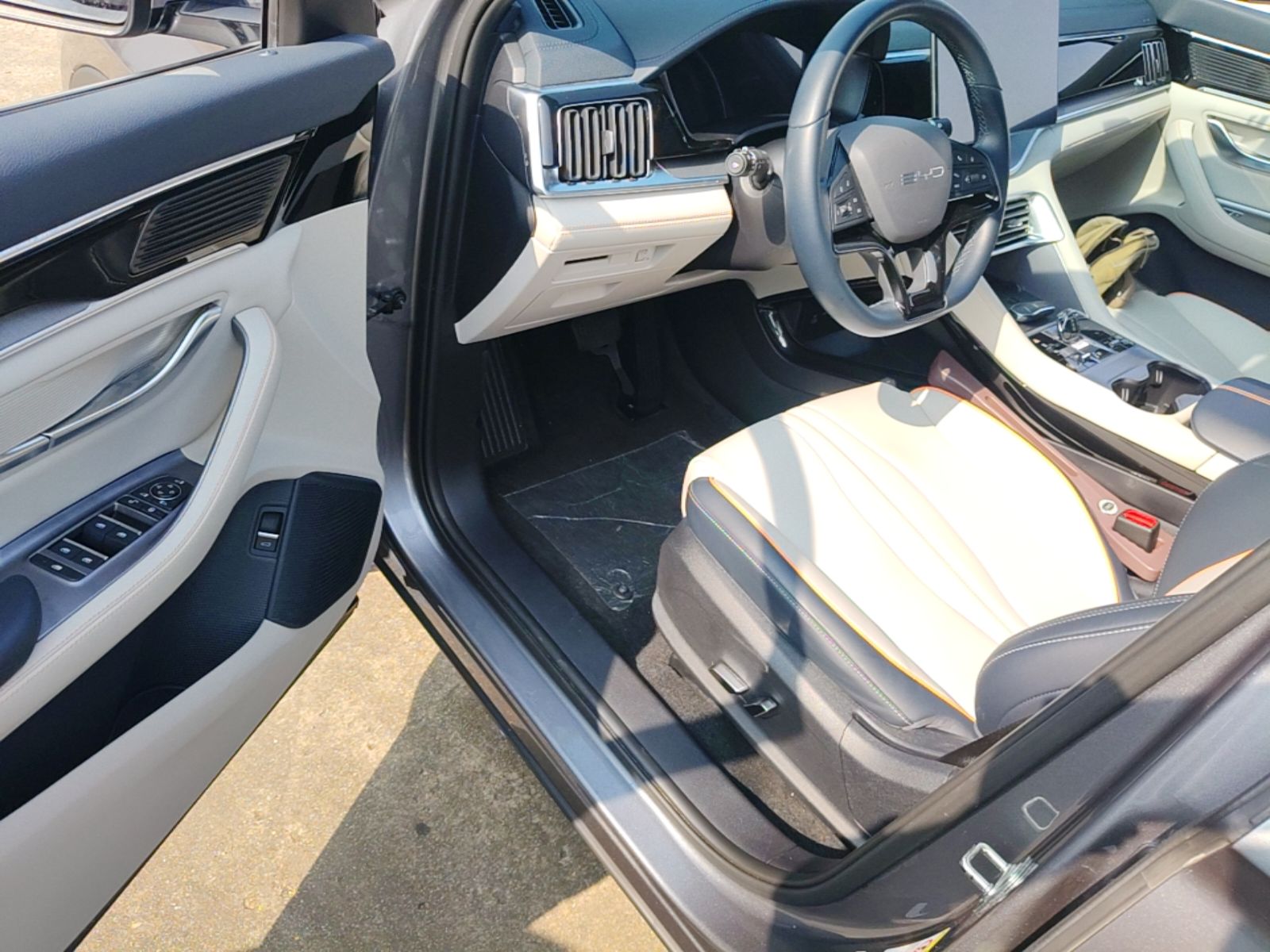 BYD Song PLUS New Energy 2023 Champion Edition EV 520KM Prestige Model — снимка 18