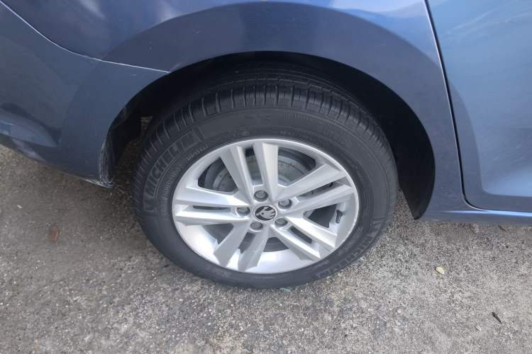 Used Skoda Rapid Spaceback 2014 1.6L Automatic Enjoyment Edition