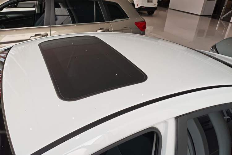 Used Hyundai Elantra (5th Generation / Langdong) 2016 1.6L Automatic Prestige Model Roof