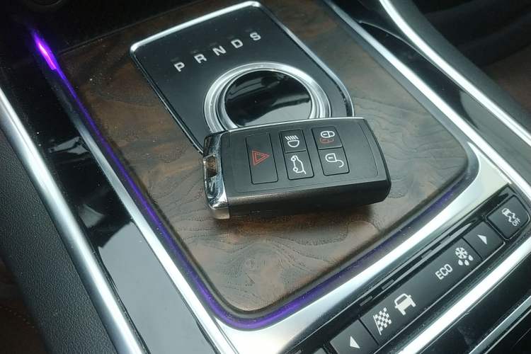 Used Jaguar XFL 2020 XFL 2.0T P250 Two-Wheel-Drive Luxury Edition