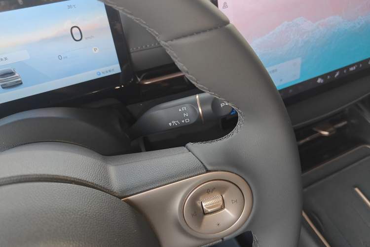 Used Baojun Yunhai 2025 Model 500km Pure Electric Travel Edition Gear Lever