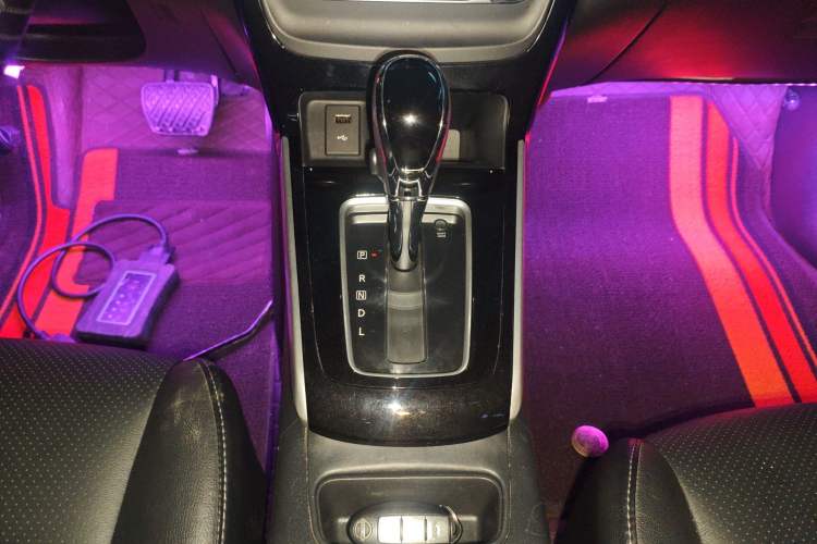 Used Nissan Sylphy 2019 1.6XV CVT Smart Connect Luxury Edition China VI Standard Gear Lever