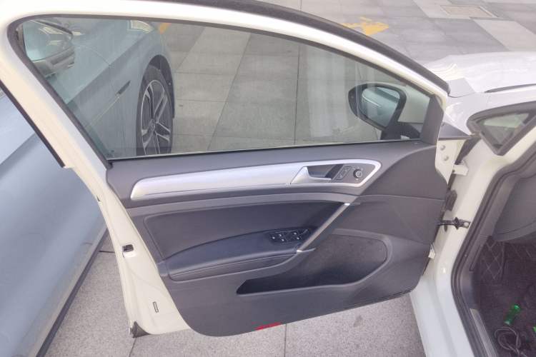 Used Volkswagen Golf Pure Electric 2020 Chari