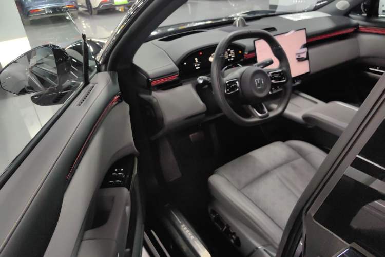 Used Zeekr 7X 2025 100 kWh Long-Range Rear-Wheel Drive with Intelligent Driving Features