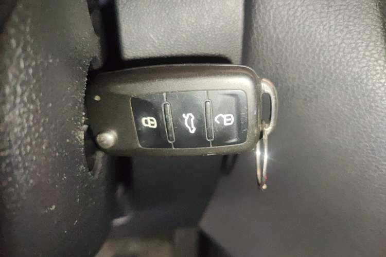 Used Volkswagen Sagitar 2014 Revised Version 1.4TSI Automatic Luxury Edition Vehicle Key