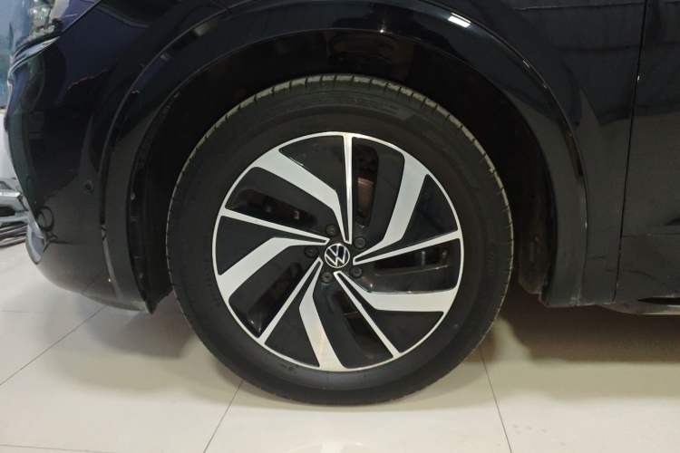 Used Volkswagen Viloran 2023 380TSI Luxury Edition Exterior 4