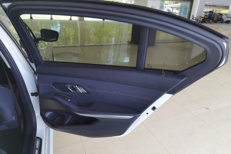 Used BMW 3 Series 2021 320Li M Sport Package Interior 6