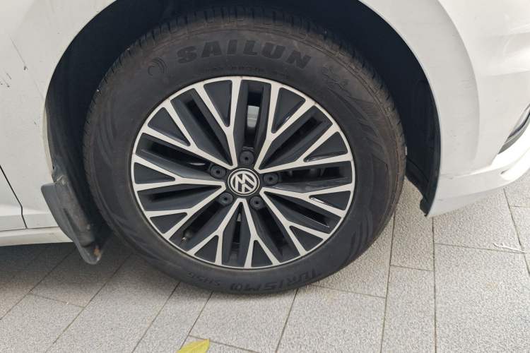 Used Volkswagen Sagitar 2019 280TSI DSG Comfort Version China VI Standard Right Front Wheel Hub