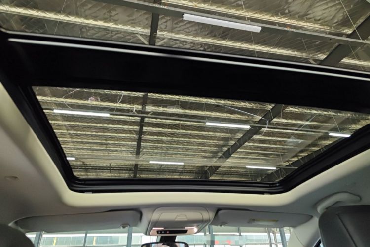 Used Cadillac XT5 2016 28T Four-Wheel Drive Luxury Model Headliner